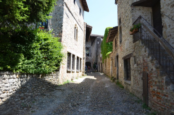 K-Perouges-France-2015