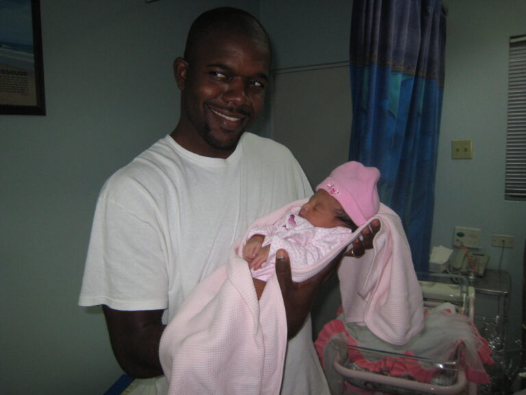 fh-fatherhood-2009 Annia Kerdyn Moe]
